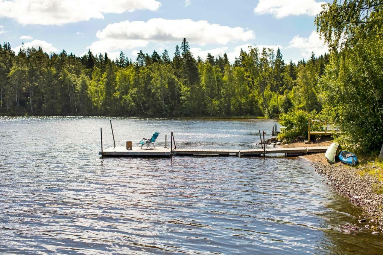 Вилла Holiday Lakefront House Bjorkoby Экстерьер фото